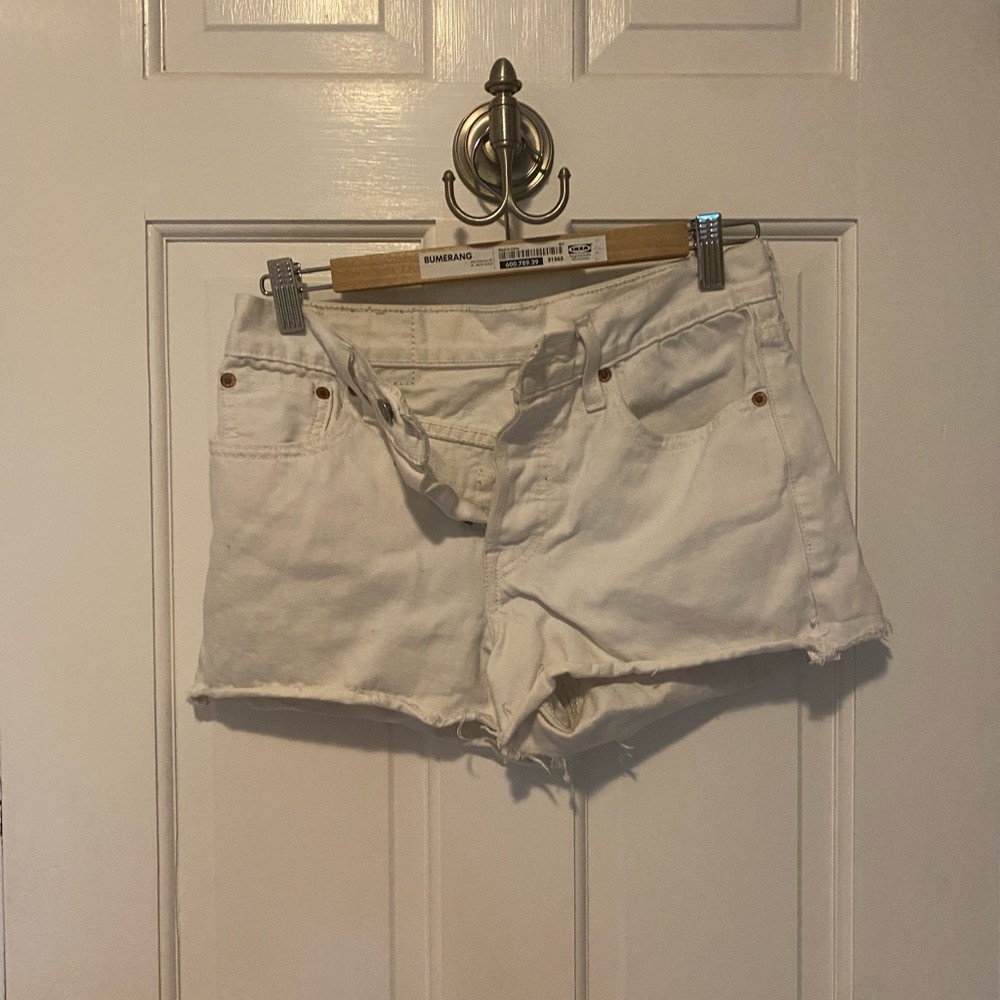 Levi’s white jean shorts